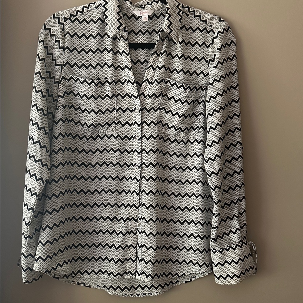 Candie's Black and White Geometric Blouse